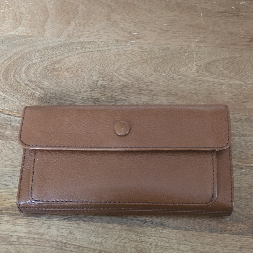 NWOT FOSSIL Flap Clutch